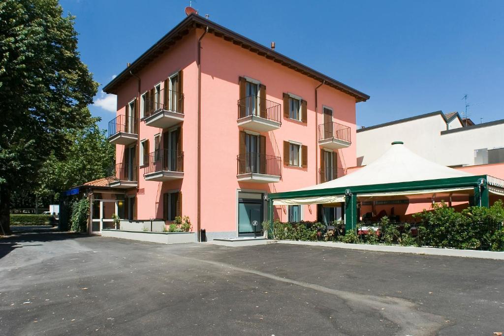 Hotel Mosca Monza Buitenkant foto